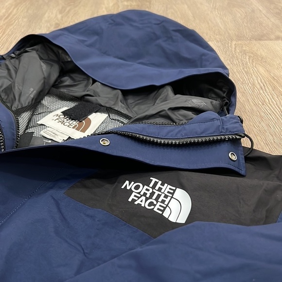 The North Face Blue and Black Jacket - Picture 3 of 13